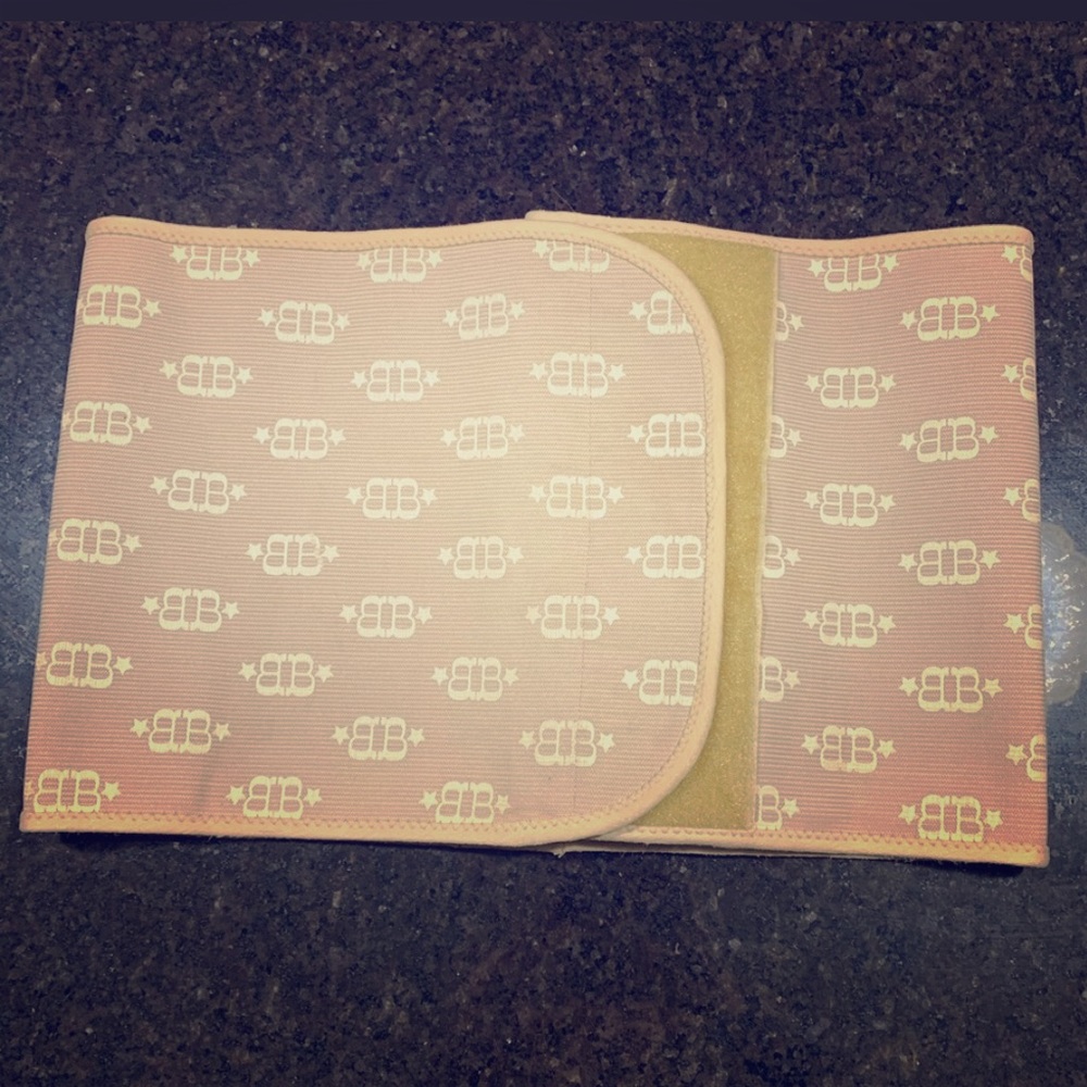 Belly bandit size small. Excellent condition.